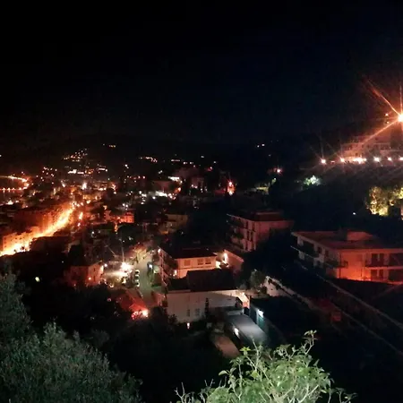 Con Terrazza Panoramica E Uso Di Cucina E Bagno Rum i privatbostad Alassio